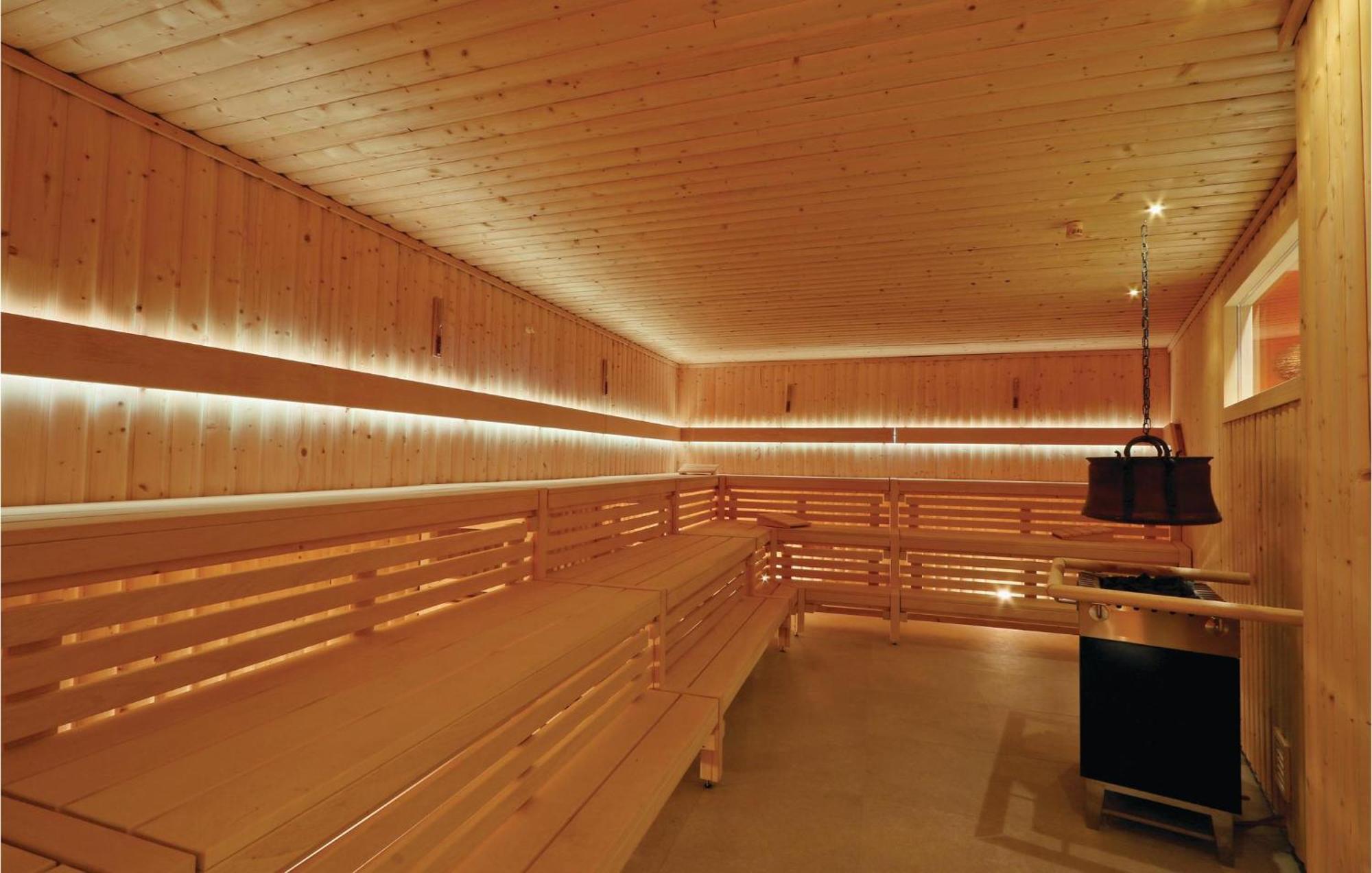 Cozy Apartment In Luebeck Travemuende With Sauna Esterno foto